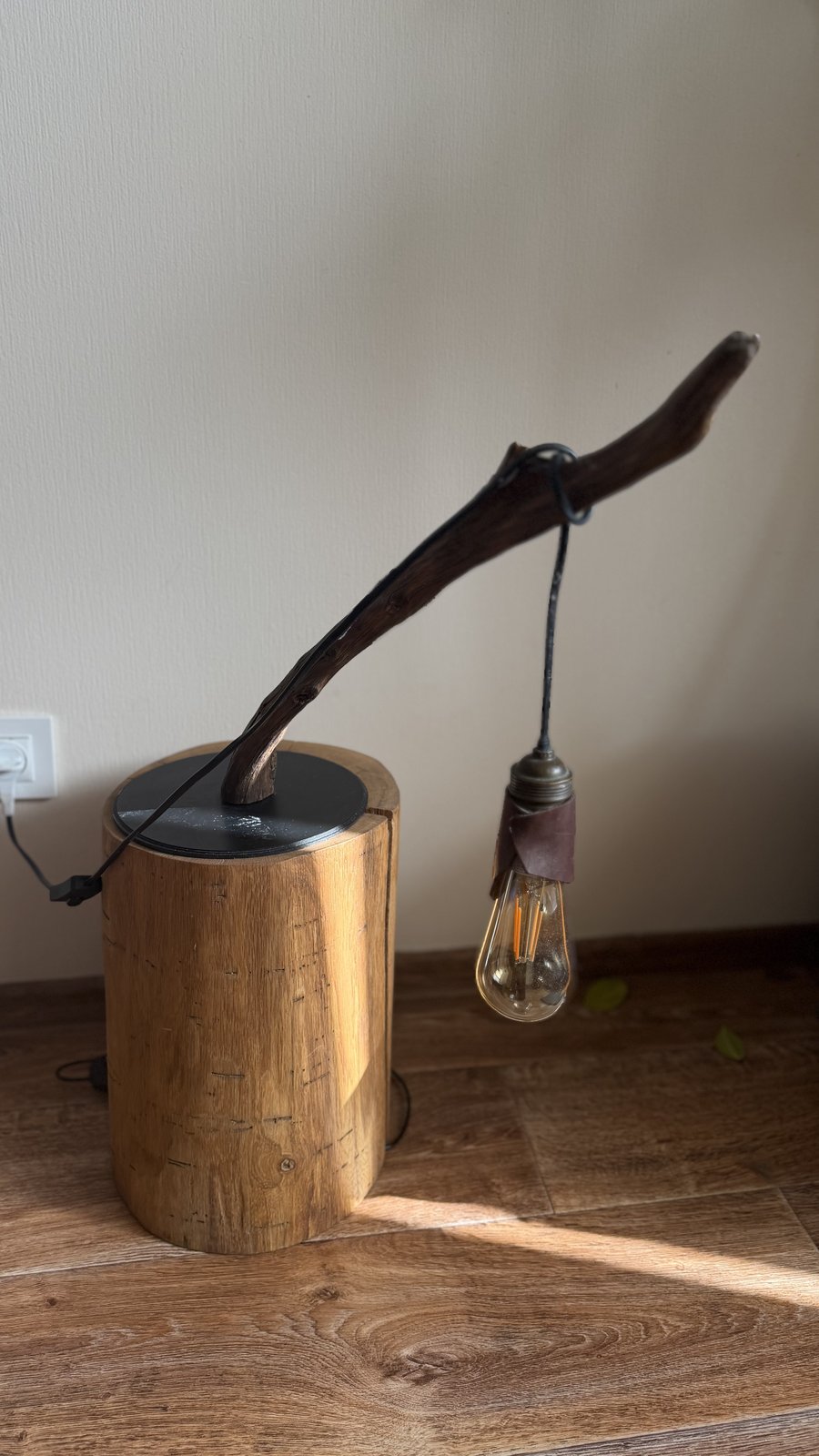 Driftwood lamp full view